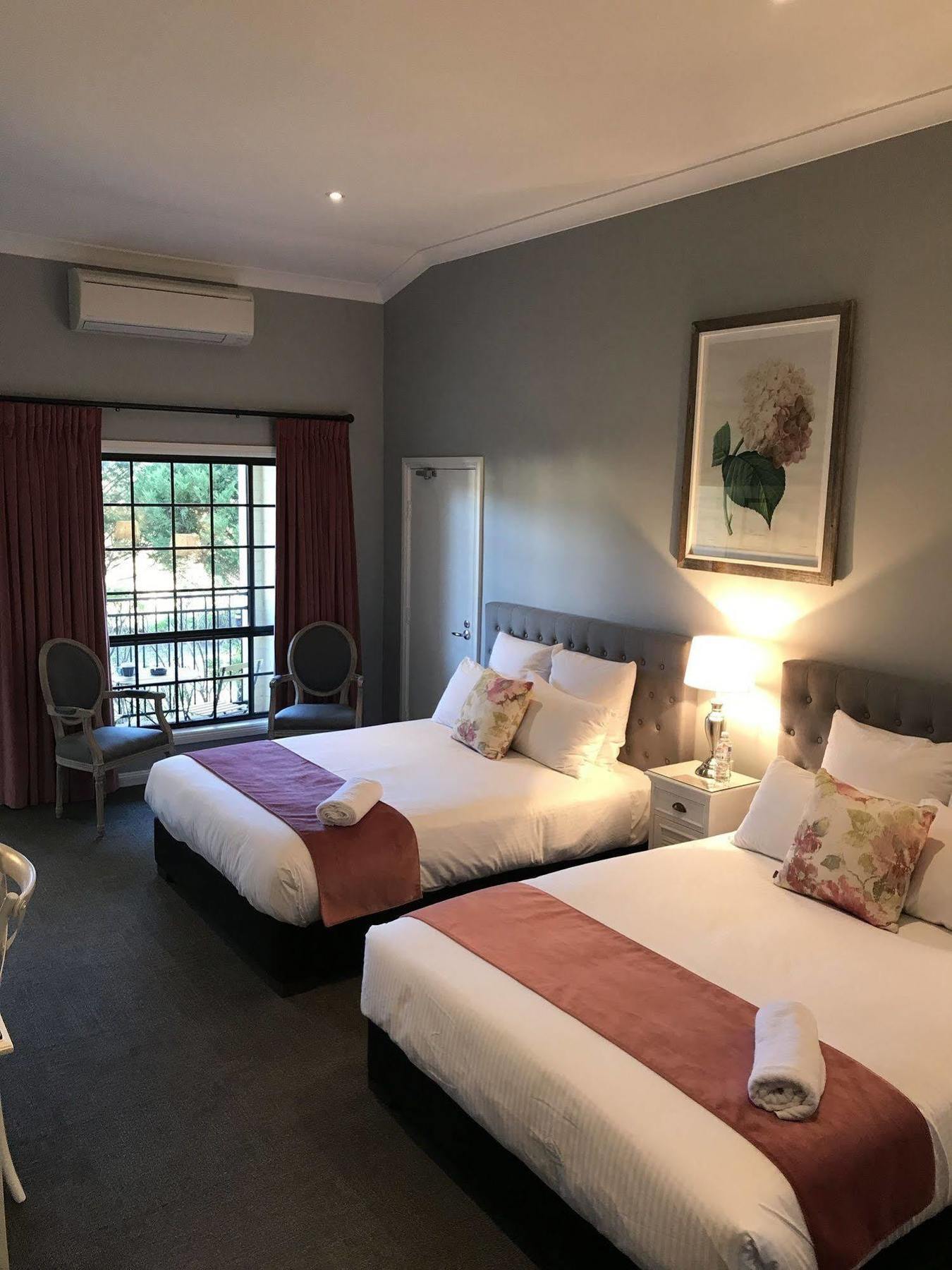 Camden Valley Inn Экстерьер фото